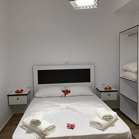 Rentrooms Geni Εξαμίλιο Εξωτερικό φωτογραφία